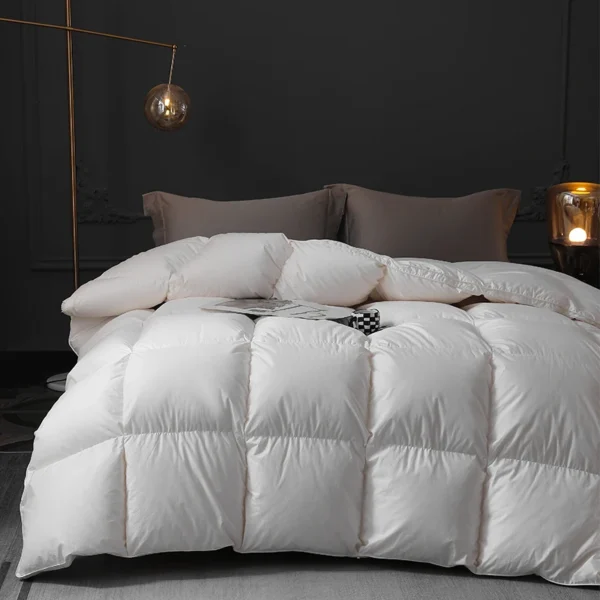 Luxurious Real Goose Down quilts duvets with a bulkiness of 800 and a cleanliness of 1000 Soft Comforter Warmth High Grade